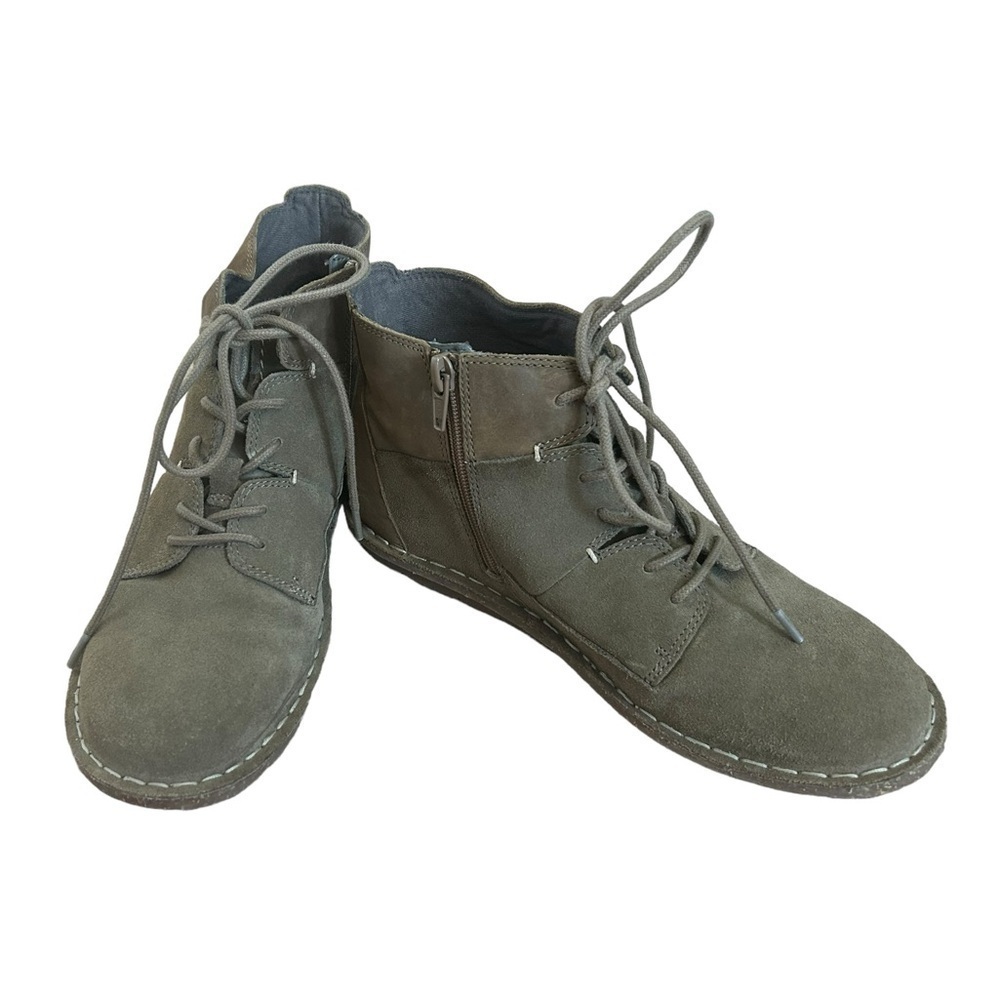 Clarks Tamitha Key Suede Lace Up Booties Olive Brown Soft Cushion Women’s Sz 6.5
